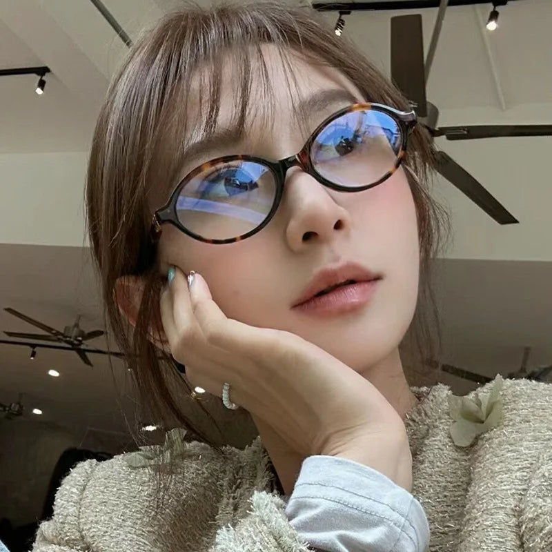 New Oval sunglasses For women Fashion Brand